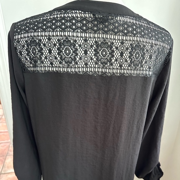 Express Women’s Portofino top - black with lace- size M - Picture 2 of 4